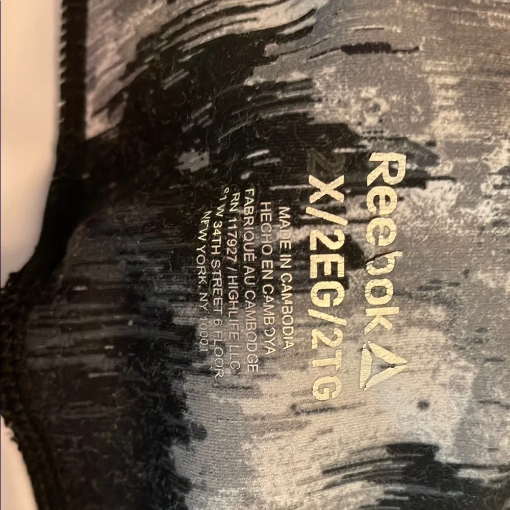 Reebok Black and Gray Patterned Leggings - Picture 3 of 4